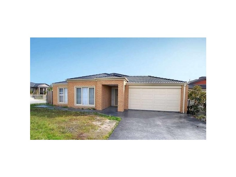23 Baddeley Circuit, Cranbourne North VIC 3977