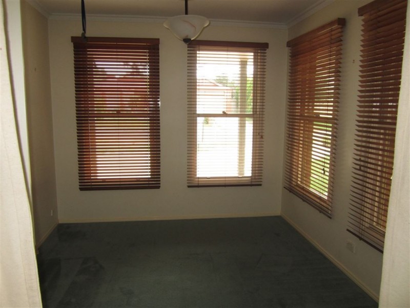 8 Jacqui Terrace, Narre Warren South VIC 3805