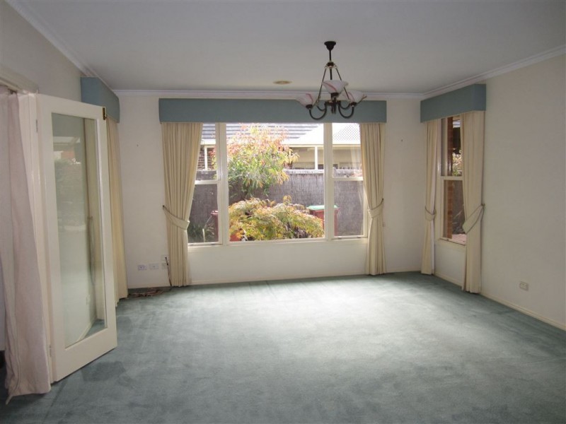 8 Jacqui Terrace, Narre Warren South VIC 3805