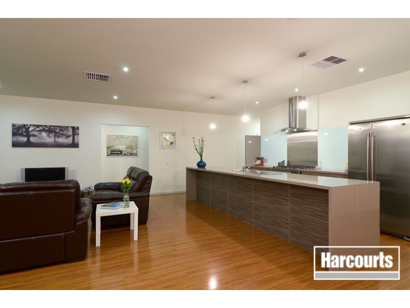 3 Waldo Avenue, Cranbourne North VIC 3977