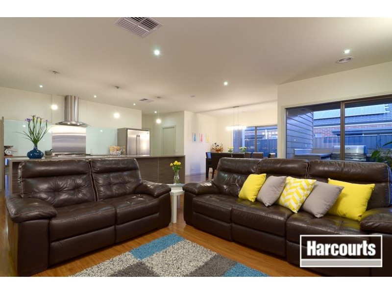 3 Waldo Avenue, Cranbourne North VIC 3977