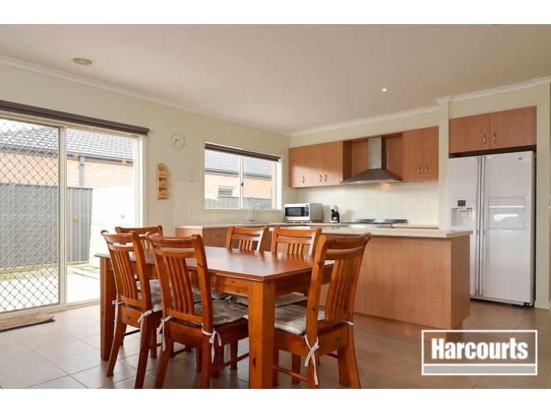 11 Sagan Drive, Cranbourne North VIC 3977