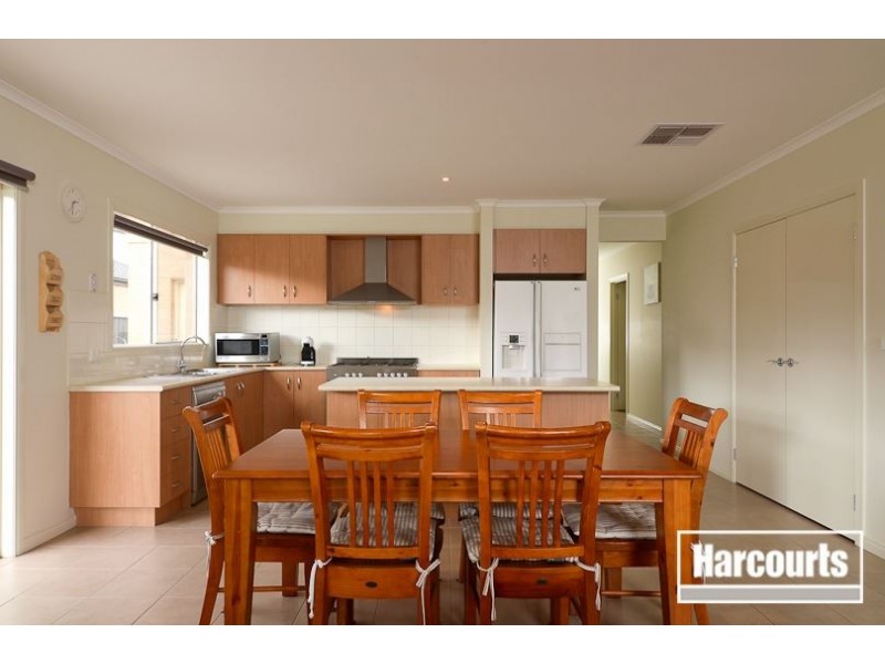 11 Sagan Drive, Cranbourne North VIC 3977