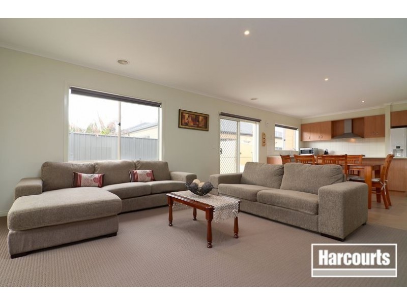 11 Sagan Drive, Cranbourne North VIC 3977