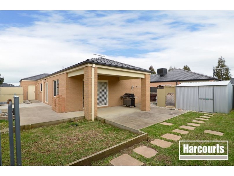 11 Sagan Drive, Cranbourne North VIC 3977