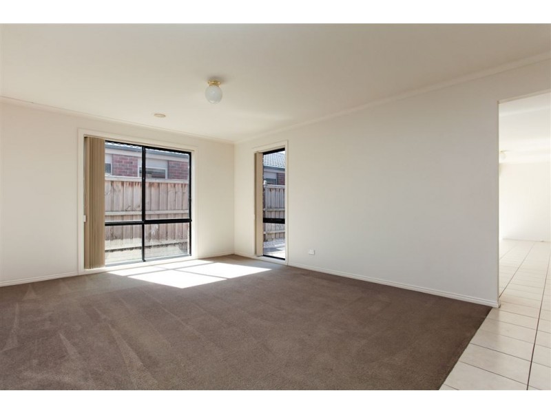 82 Ridgemont Drive, Berwick VIC 3806