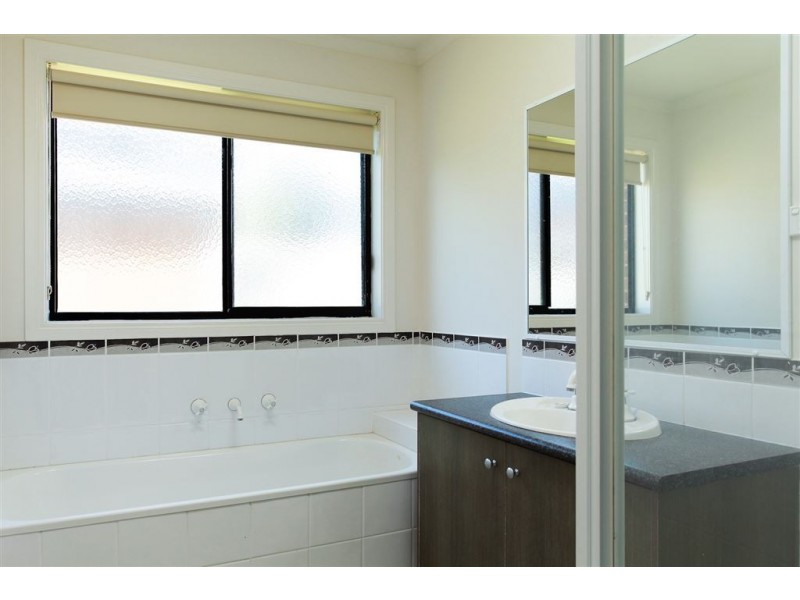 82 Ridgemont Drive, Berwick VIC 3806