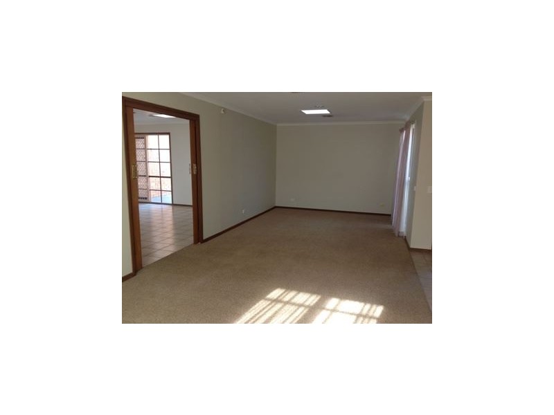 3 Elda Court, Cranbourne VIC 3977