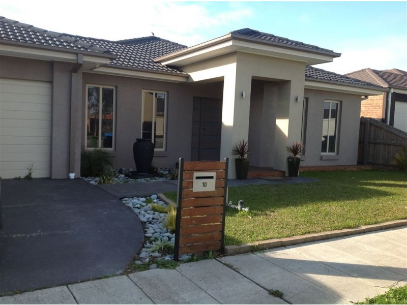 10 Boldrewood Place, Lynbrook VIC 3975
