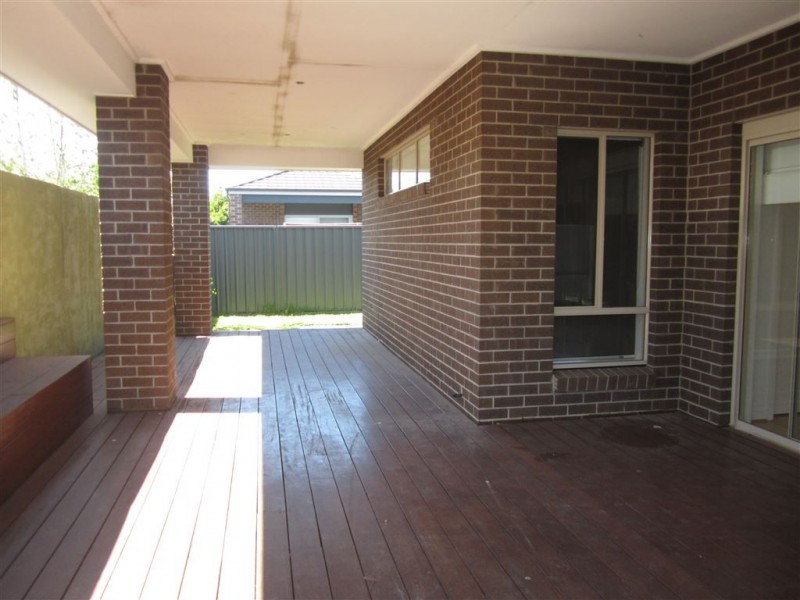 10 Boldrewood Place, Lynbrook VIC 3975