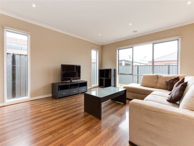 30 Falabela Road, Clyde North VIC 3978