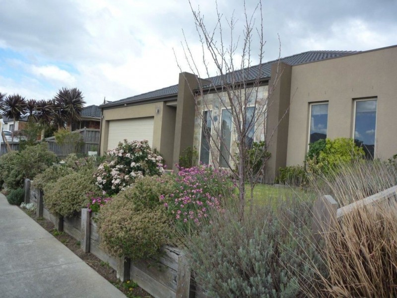 7 Ogle Way, Cranbourne North VIC 3977