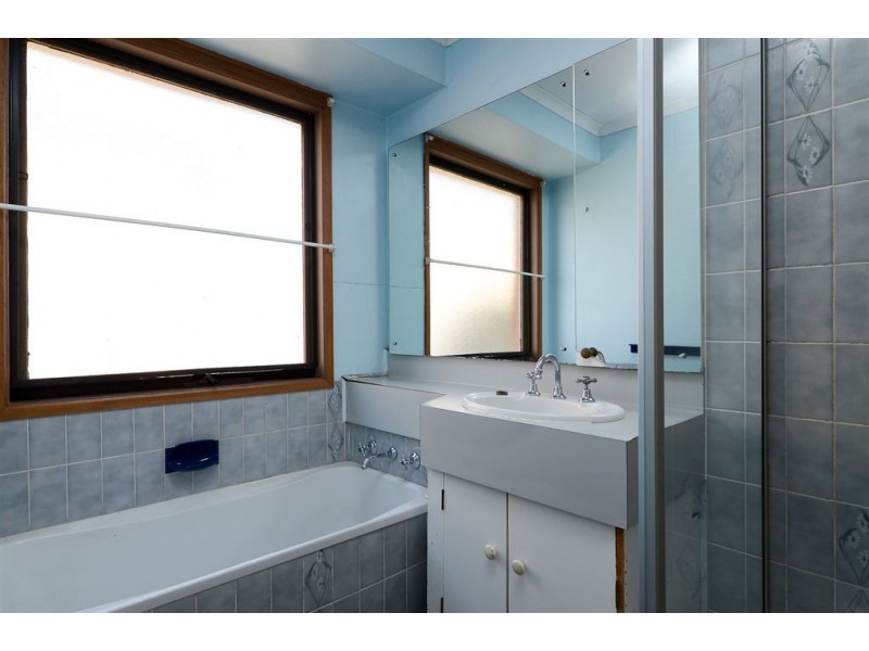 18 Greenacre Crescent, Narre Warren VIC 3805