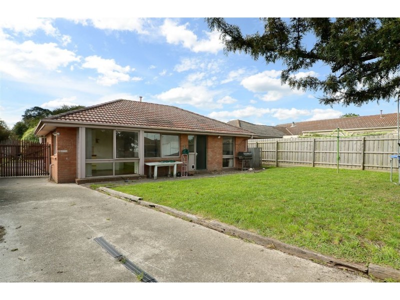 18 Greenacre Crescent, Narre Warren VIC 3805