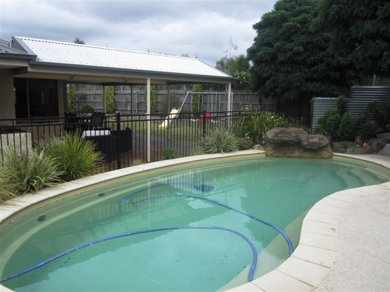 10 Pendle Close, Narre Warren South VIC 3805