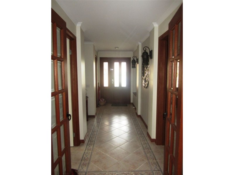 10 Pendle Close, Narre Warren South VIC 3805