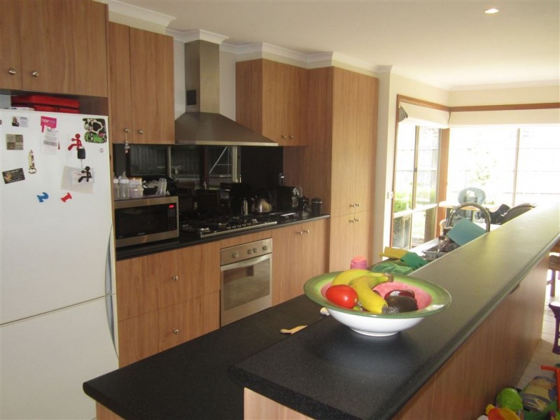 10 Pendle Close, Narre Warren South VIC 3805