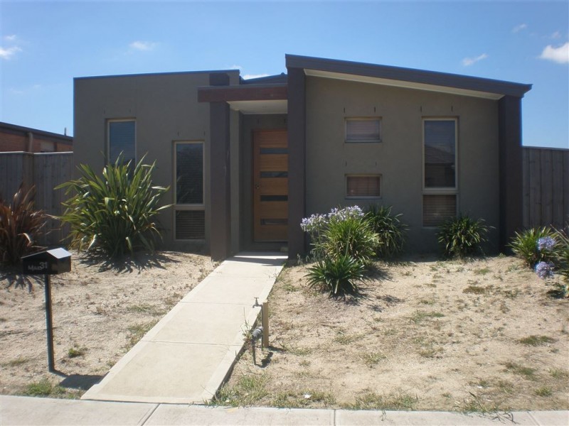 31 Pepperbush Circuit, Cranbourne VIC 3977
