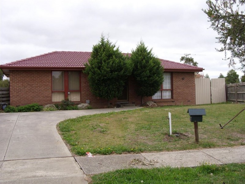 12 Strzelecki Court, Cranbourne North VIC 3977