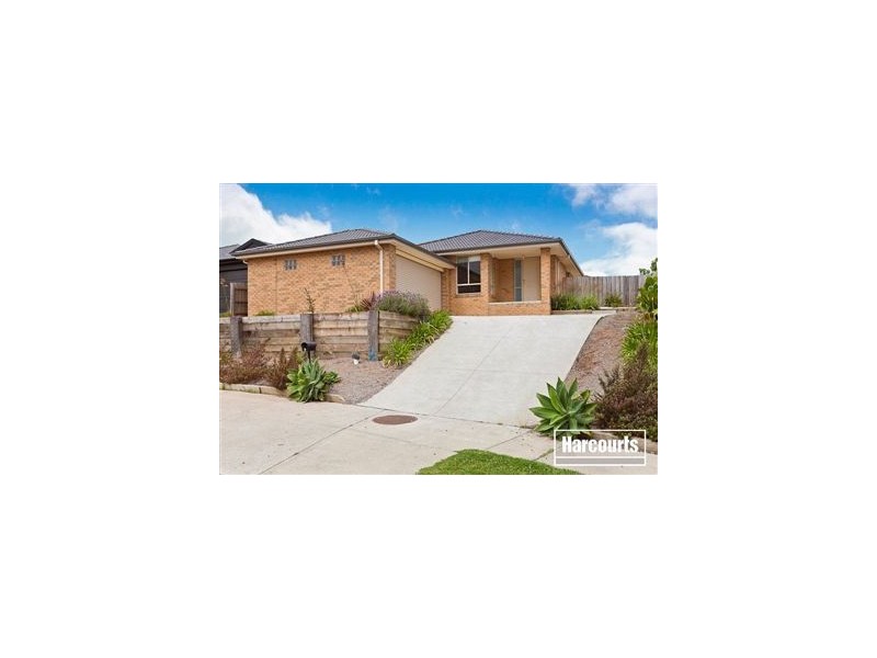 9 Wallangara Drive, Pakenham VIC 3810