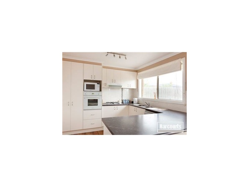 9 Wallangara Drive, Pakenham VIC 3810