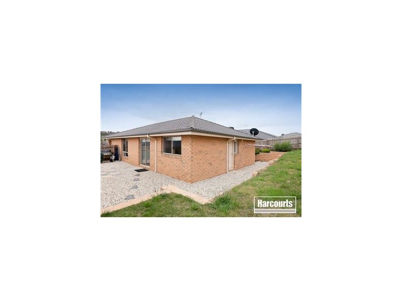 9 Wallangara Drive, Pakenham VIC 3810