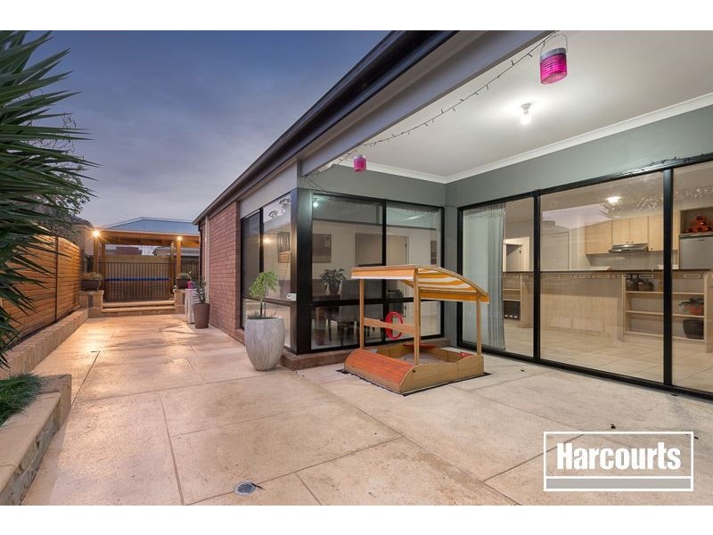 12 Emmett Drive, Berwick VIC 3806
