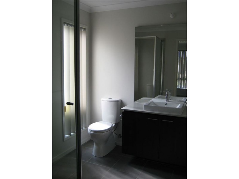 6 Jutland Close, Clyde North VIC 3978