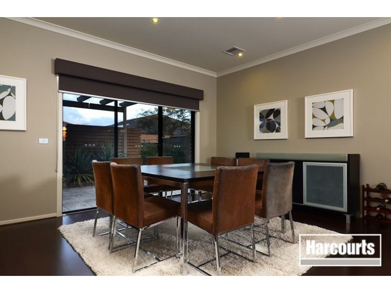 14 Kindred Avenue, Cranbourne North VIC 3977