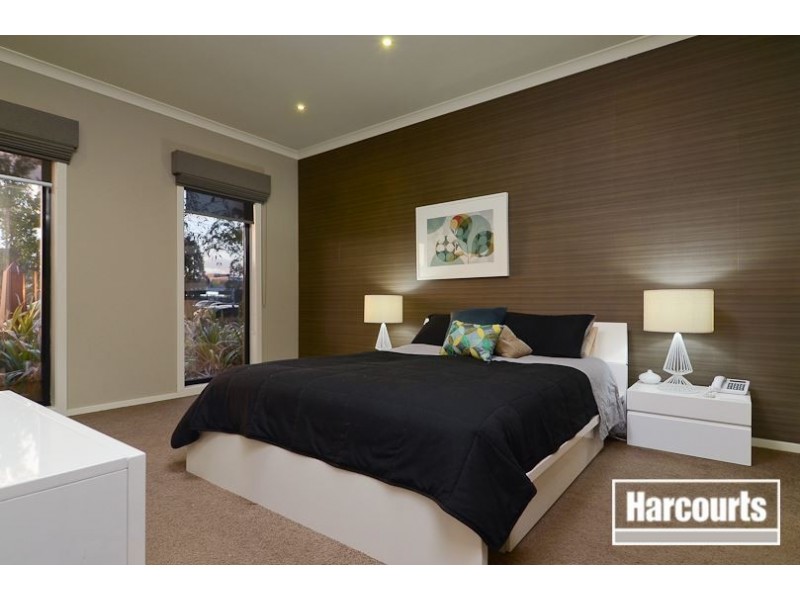 14 Kindred Avenue, Cranbourne North VIC 3977