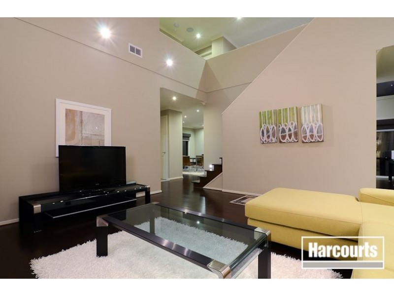 14 Kindred Avenue, Cranbourne North VIC 3977