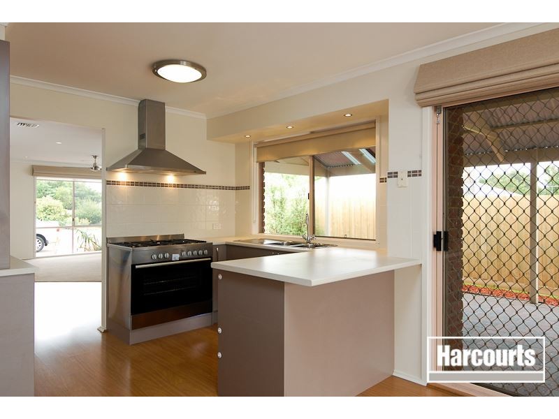 1 Oxenford Rise, Narre Warren South VIC 3805