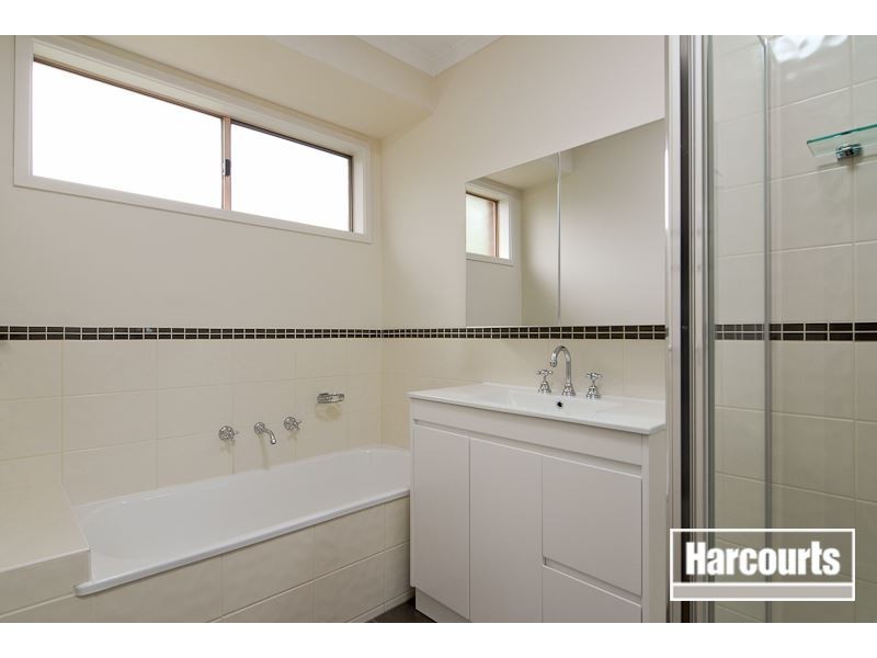 1 Oxenford Rise, Narre Warren South VIC 3805