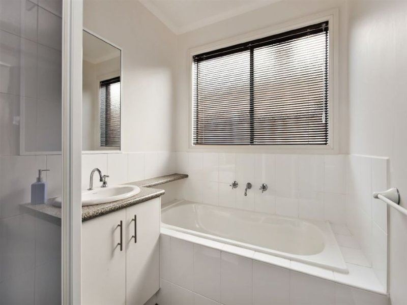 51 Von Nida Drive, Cranbourne North VIC 3977