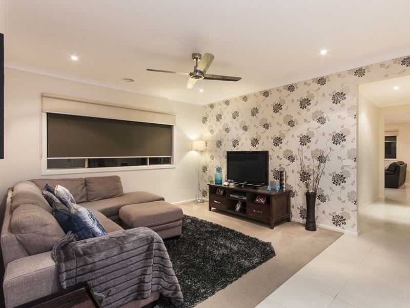 26 Sabel Drive, Cranbourne North VIC 3977