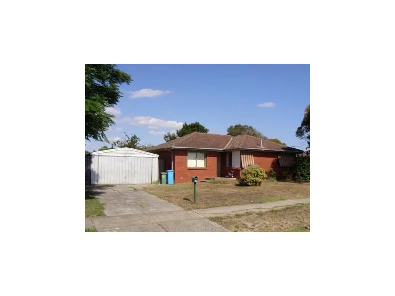 4 Monahans Road, Cranbourne VIC 3977