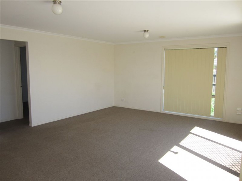 12 Taplan Crescent, Cranbourne West VIC 3977