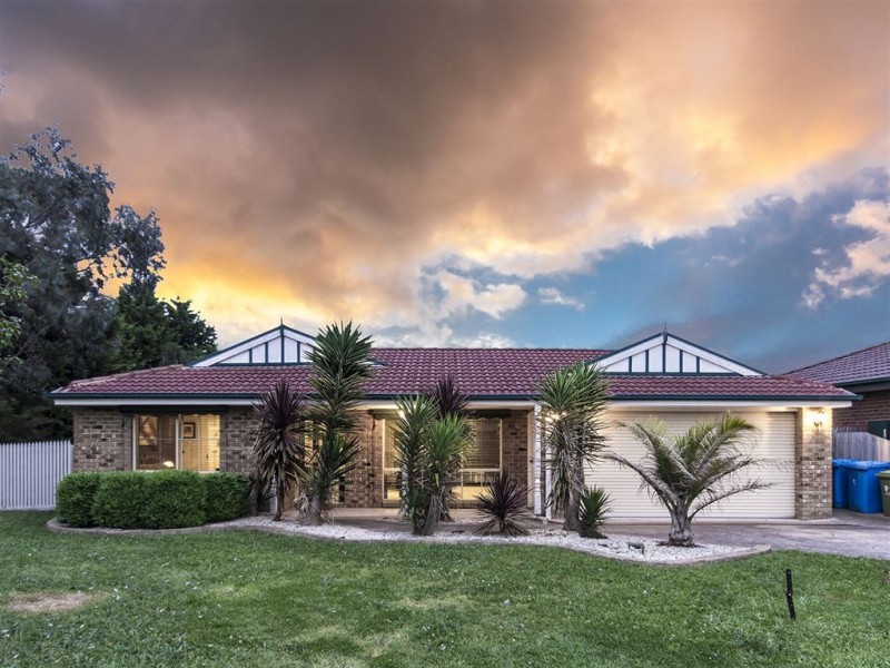 5 Milton Place, Narre Warren South VIC 3805