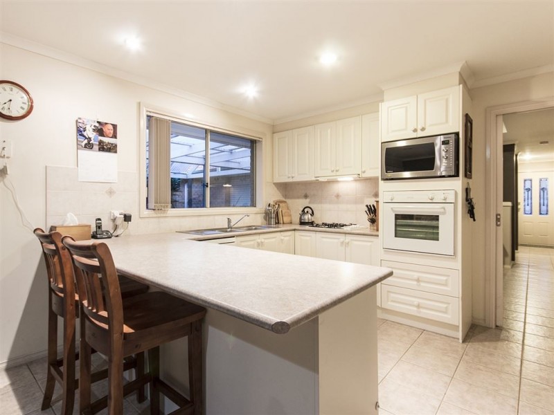 5 Milton Place, Narre Warren South VIC 3805