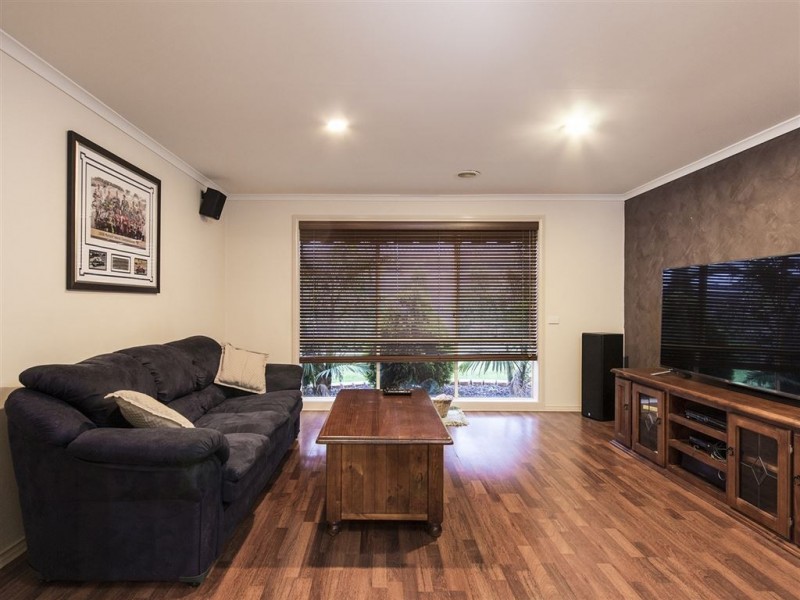 5 Milton Place, Narre Warren South VIC 3805