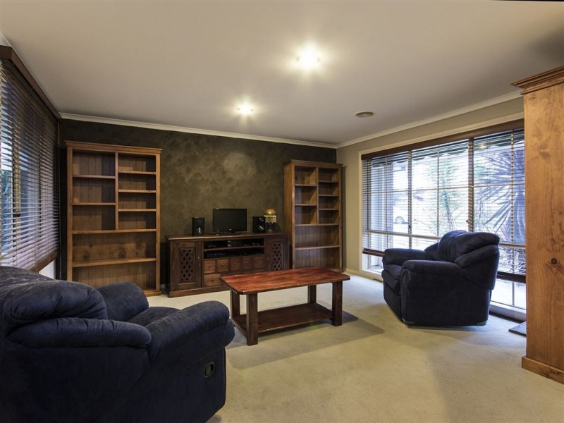 5 Milton Place, Narre Warren South VIC 3805