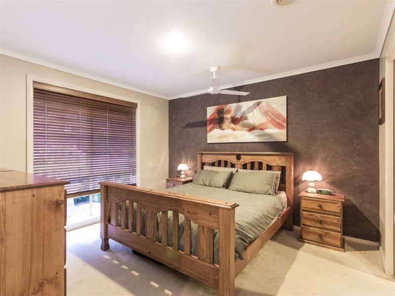 5 Milton Place, Narre Warren South VIC 3805