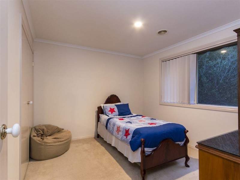 5 Milton Place, Narre Warren South VIC 3805