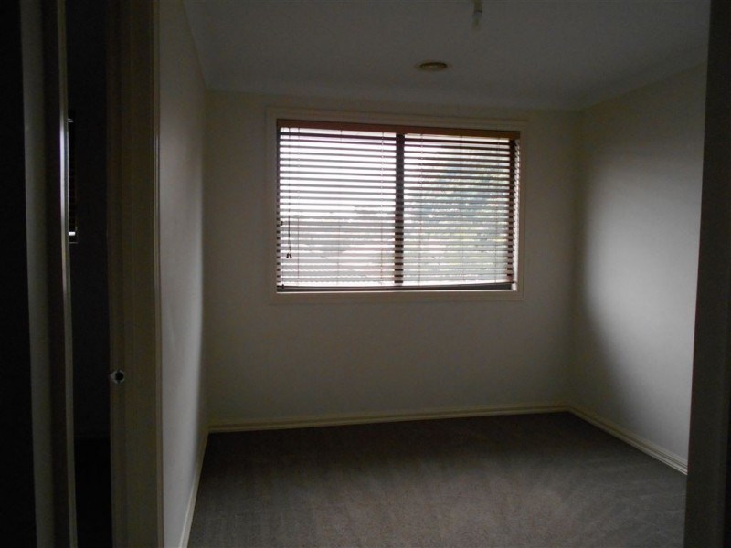 1/17 Elizabeth Street, Cranbourne North VIC 3977