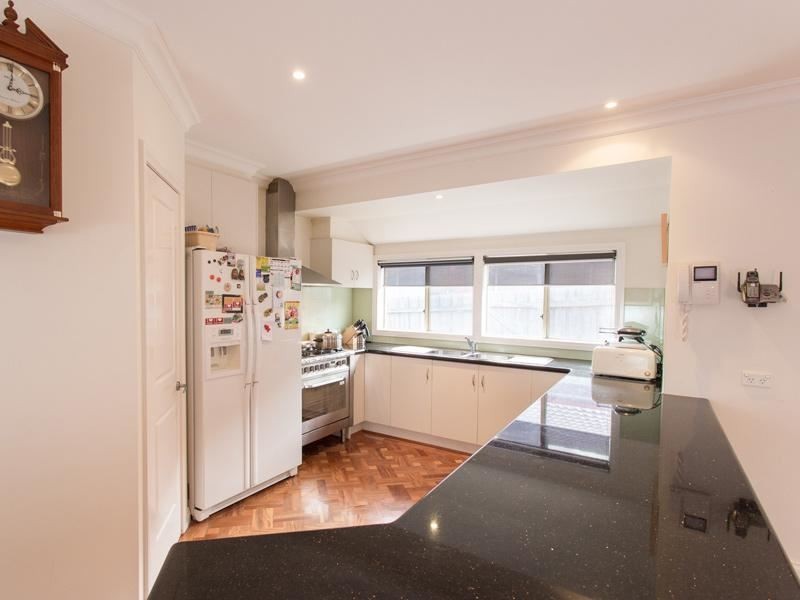 17 Parslow Crescent, Lynbrook VIC 3975