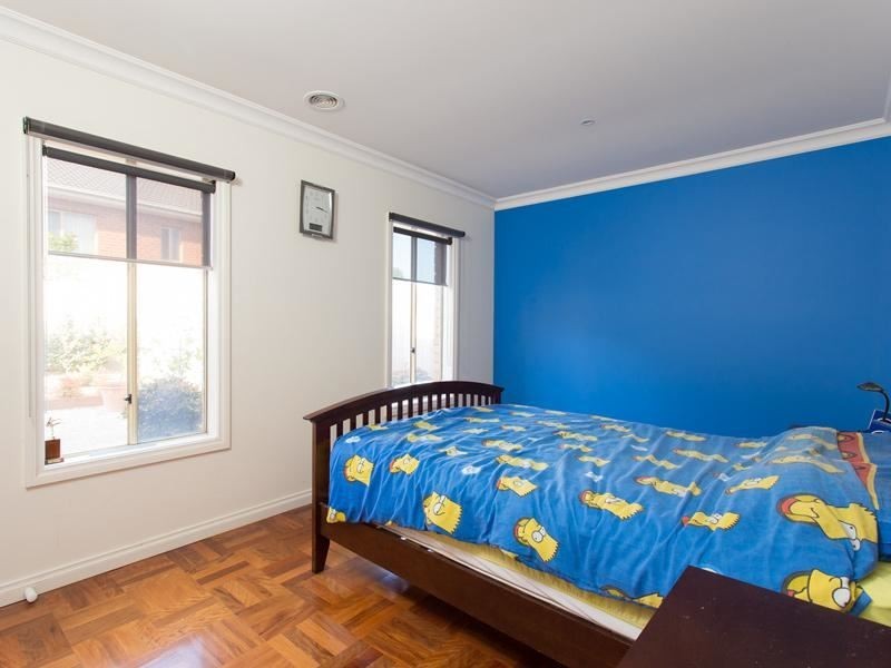 17 Parslow Crescent, Lynbrook VIC 3975