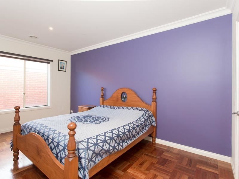 17 Parslow Crescent, Lynbrook VIC 3975