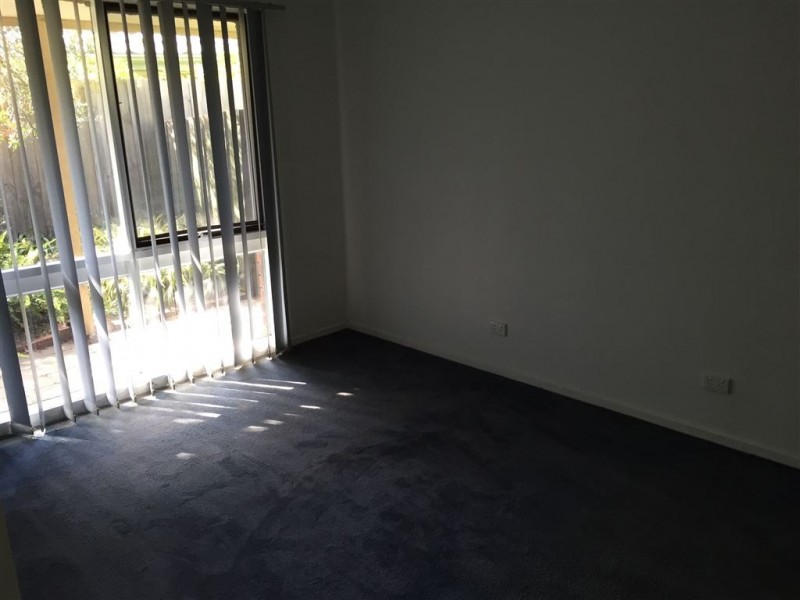 8 Spring Road, Junction Village VIC 3977
