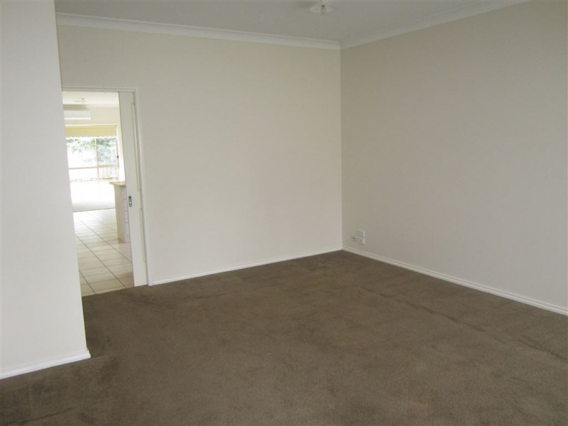 34 Waterbush Crescent, Lyndhurst VIC 3975