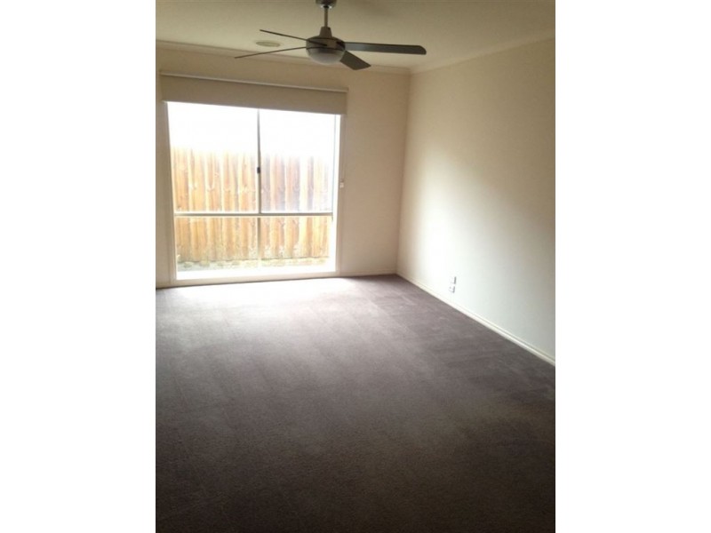 16 Domino Way, Hampton Park VIC 3976